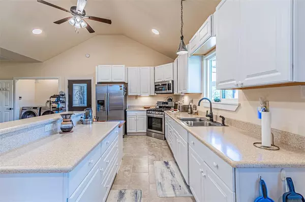 Fairfield, TX 75840,102 Private Road 215