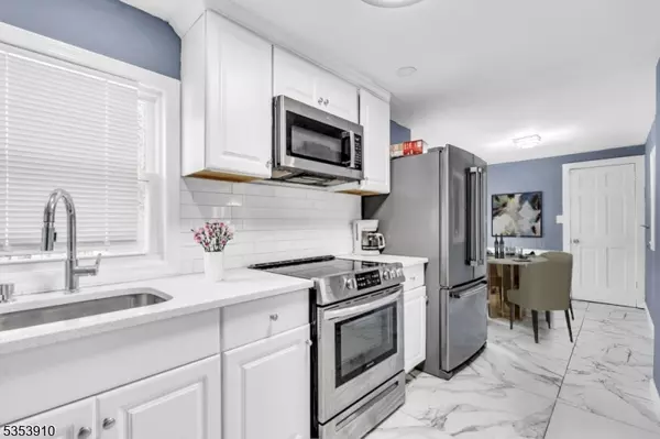 40 Main St, Glen Gardner Boro, NJ 08826