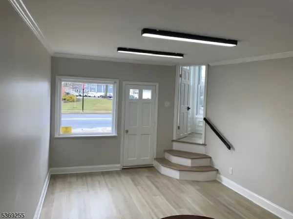 Somerville Boro, NJ 08876,58 N Bridge St