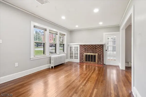 Livingston Twp., NJ 07039,63 N Livingston Ave