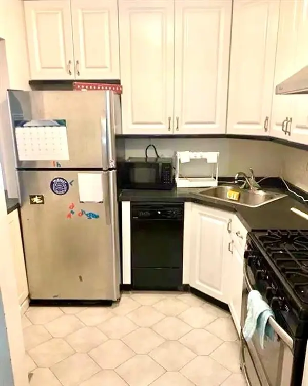 950 70th ST #1C, Brooklyn, NY 11228