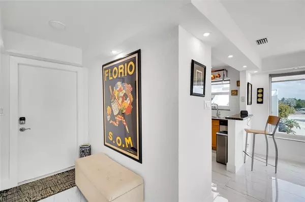 Pompano Beach, FL 33062,2860 NE 14th Street Cswy #D401