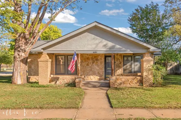 601 Oak Street,  Merkel,  TX 79536