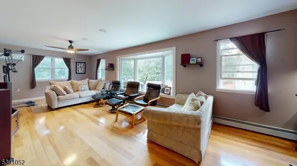 Hopatcong Boro, NJ 07843,335 Elmira Trl