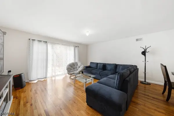 Newark City, NJ 07108,305 W Runyon St