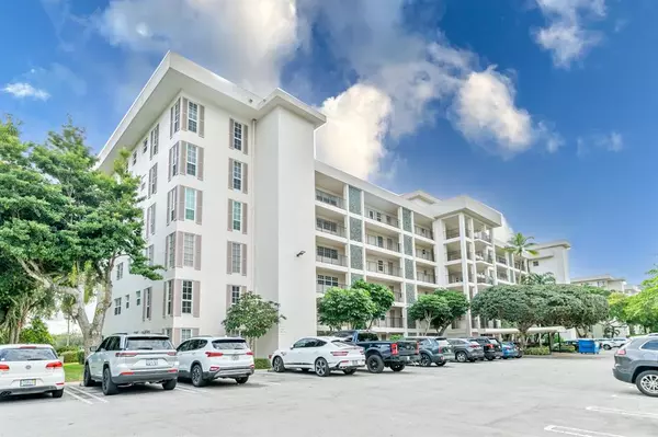 2950 N Palm Aire Dr #401, Pompano Beach, FL 33069