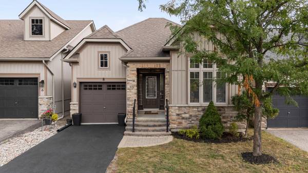 8 CANTERBURY CIR, Orillia, ON L3V 0C9