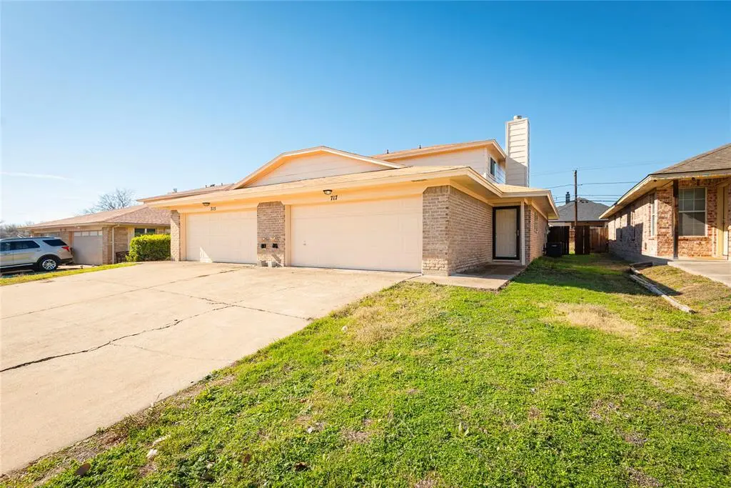 White Settlement, TX 76108,717 Lariat Lane