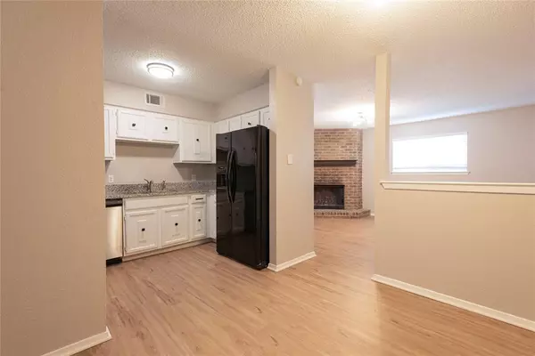 White Settlement, TX 76108,717 Lariat Lane