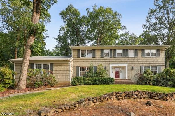 10 Byron Rd, North Caldwell Boro, NJ 07006