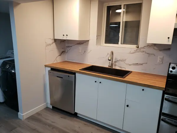 Barrie, ON L4N 6M9,31 Carr DR