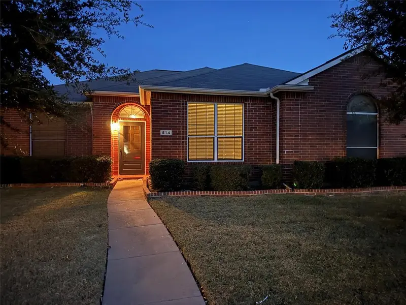 514 Hugh Walker Drive, Mesquite, TX 75149
