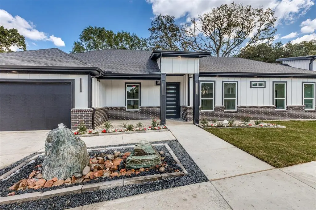 Kemp, TX 75143,18508 Hickory Circle