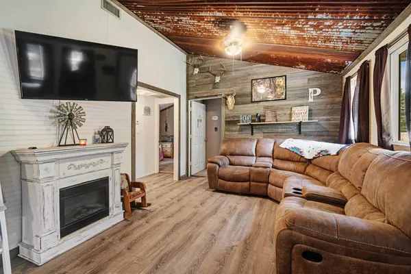 Powderly, TX 75473,28 PRIVATE ROAD 45075