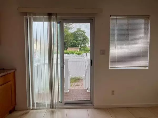 Staten  Island, NY 10303,22 Spirit LN