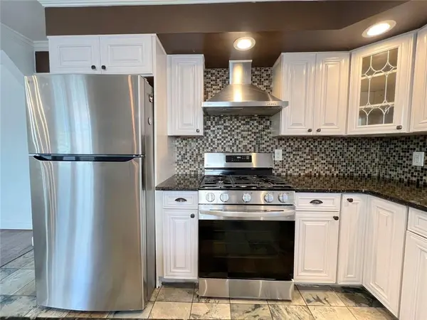 Staten Island, NY 10306,26 Roberts DR