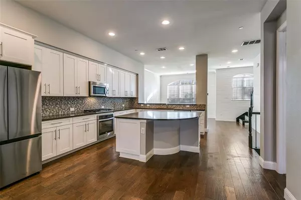 Irving, TX 75039,515 W Royal Lane