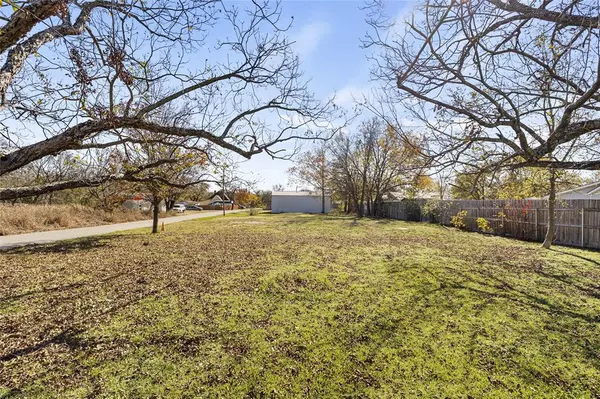 Kemp, TX 75143,715 E 10TH Street