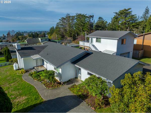 16281 CHAPMAN LN, Brookings, OR 97415