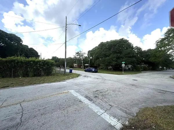 Fort Pierce, FL 34950,314 N 21st St