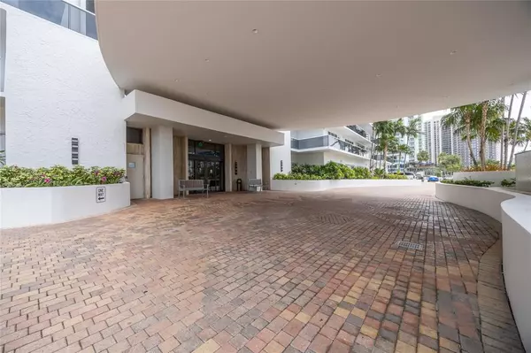 Fort Lauderdale, FL 33308,3500 Galt Ocean Dr #1102