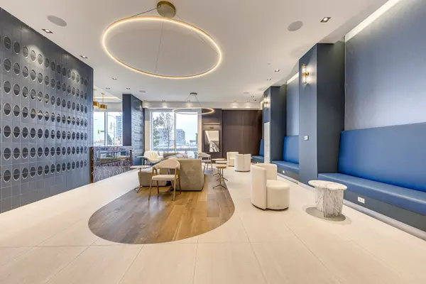 Oakville, ON L6H 7X8,412 Silver Maple RD #217