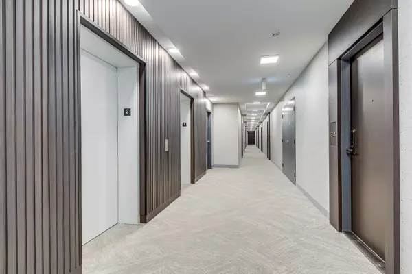 Oakville, ON L6H 7X8,412 Silver Maple RD #217