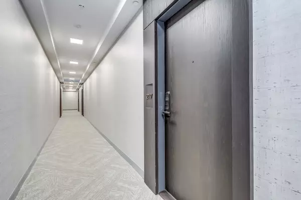 Oakville, ON L6H 7X8,412 Silver Maple RD #217