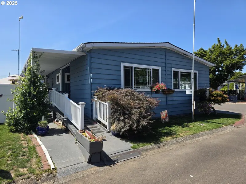 13640 SE HIGHWAY 212 #121, Clackamas, OR 97015