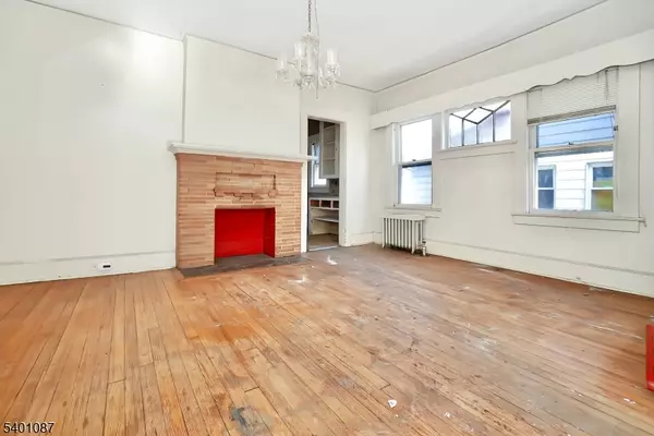 Montclair Twp., NJ 07042,9 Hawthorne Pl