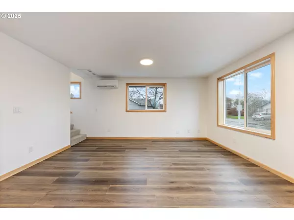 Eugene, OR 97402,715 ST CHARLES ST