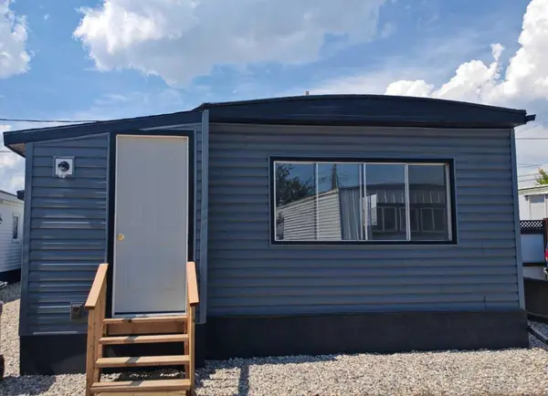 2106 50 ST SE #30, Calgary, AB T2B 1M7