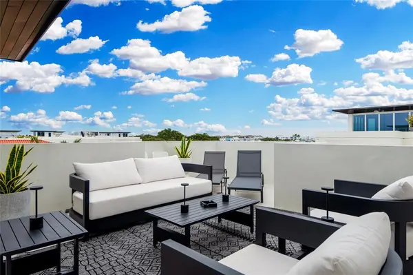 Lauderdale By The Sea, FL 33308,246 Garden Ct #246