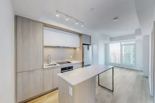 Mississauga, ON L5B 0P6,395 Square One DR #3506