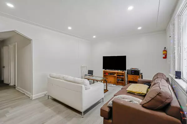 London East, ON N5V 2A6,129 ROEHAMPTON AVE