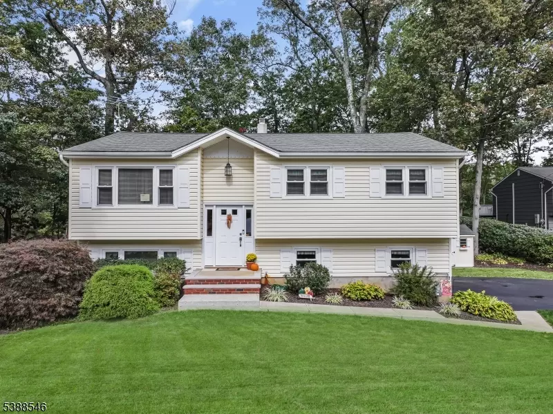 23 Patterson Dr, Jefferson Twp., NJ 07438