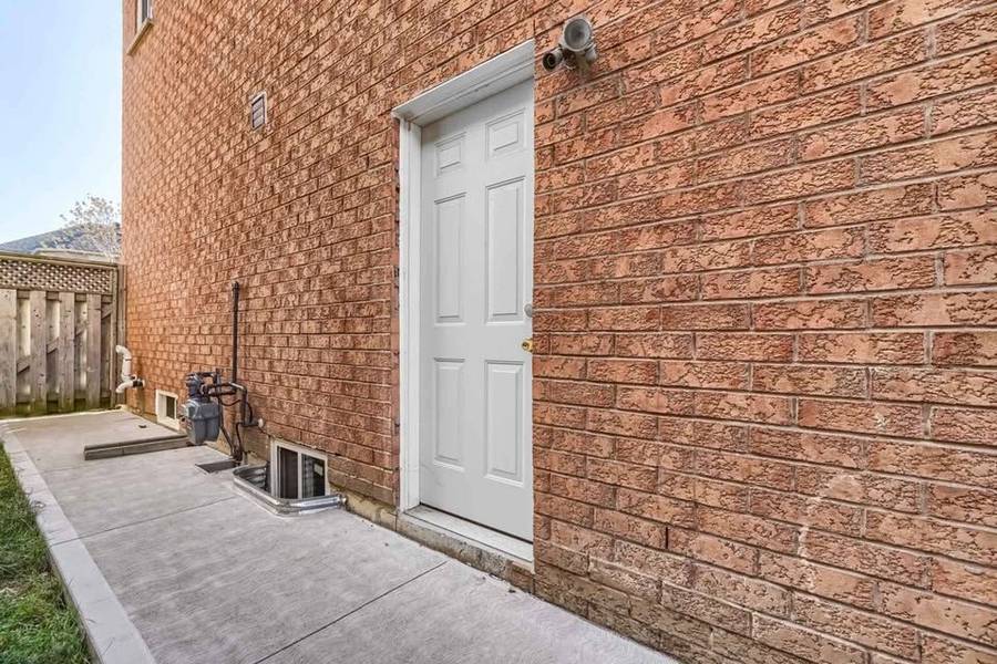 3974 Freeman TER S, Mississauga, ON L5M 6R1