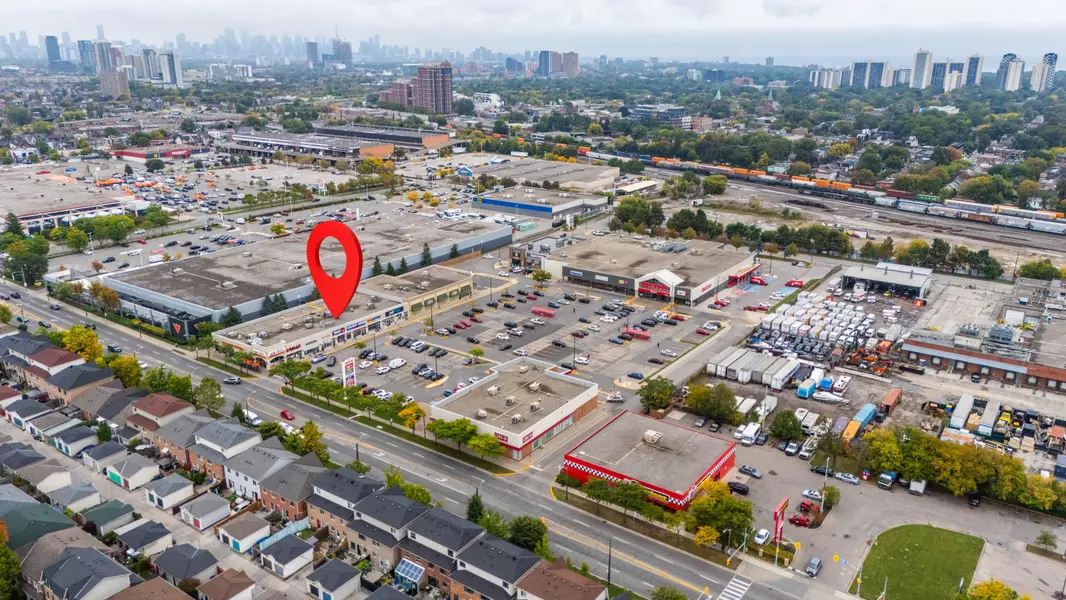 2151 St. Clair AVE W #104, Toronto W02, ON M6N 1K5