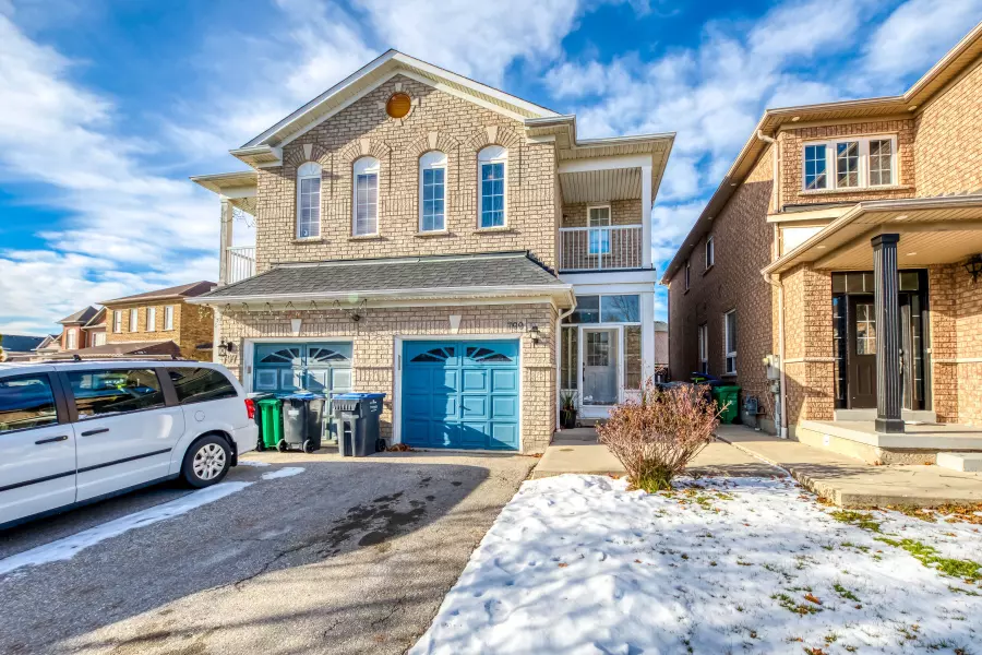 799 Khan CRES #UPPER, Mississauga, ON L5V 2R2