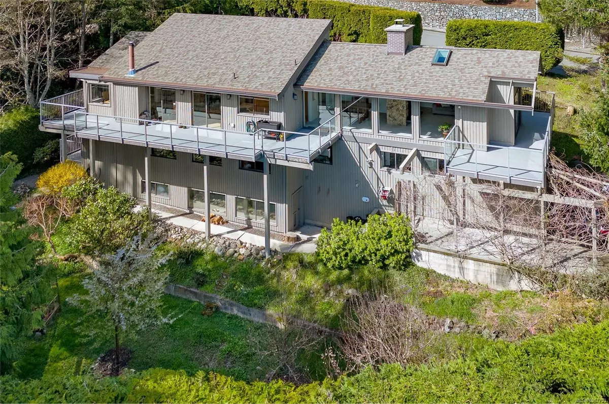 Saanich, BC V8Y 2P8,4689 Boulderwood Dr