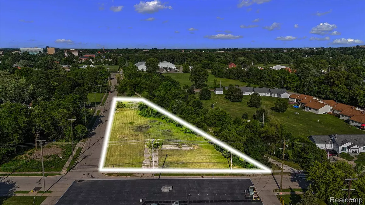 Pontiac, MI 48341,000 Lake Street