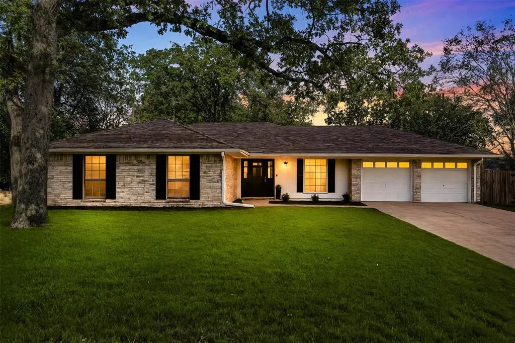 Arlington, TX 76016,5705 Woodhollow Drive