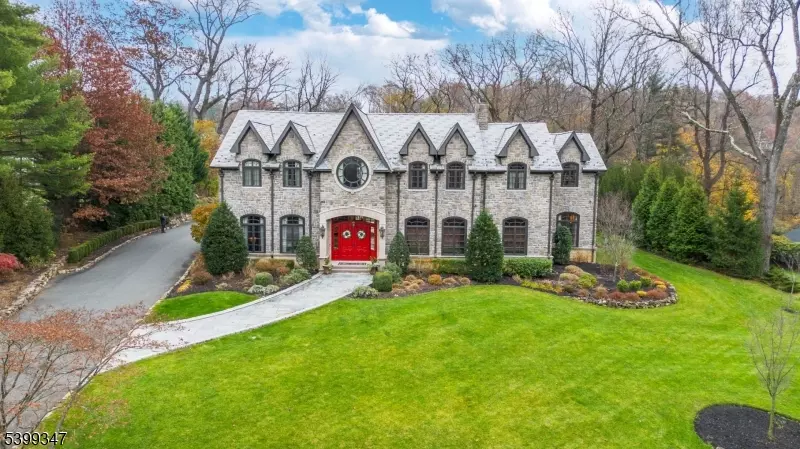 Essex Fells Twp., NJ 07021,9 Beechtree Ln