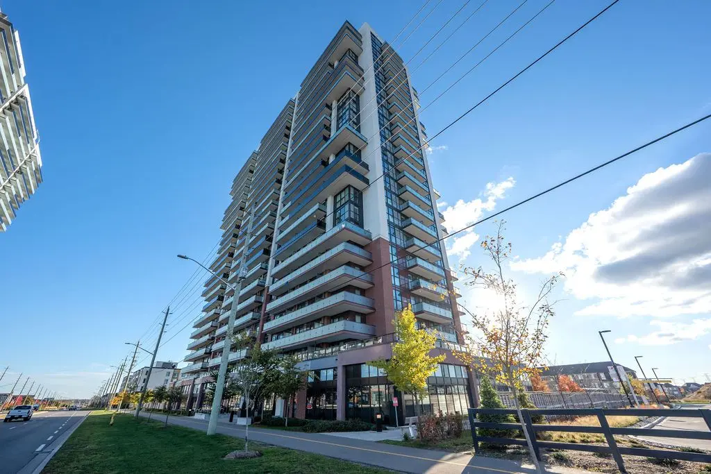 Oshawa, ON L1L 0R5,2550 Simcoe ST N #2421
