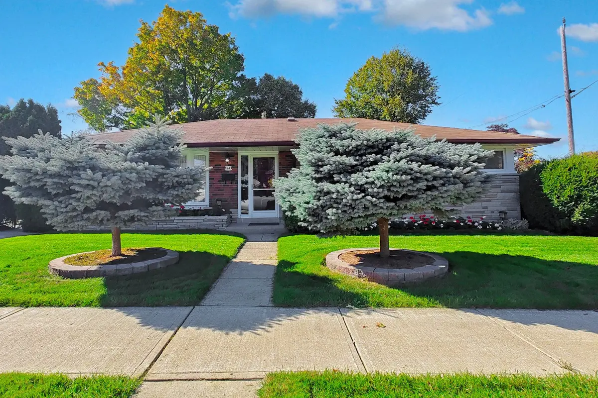 Toronto E09, ON M1G 2X8,14 Dalehurst AVE