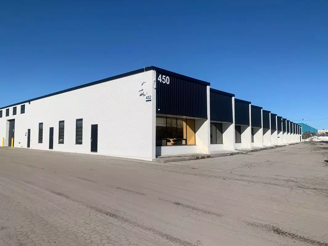 Vaughan, ON L4K 1K3,450 Bowes RD #5-6