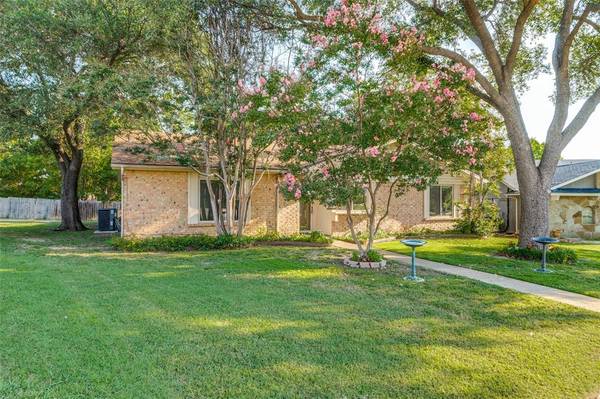 3121 Trafalas Court,  Garland,  TX 75044