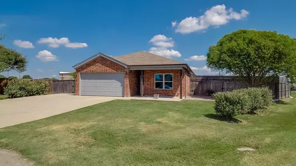 Whitewright, TX 75491,702 Dixie Lane