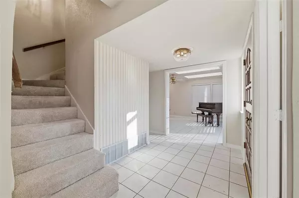 Waxahachie, TX 75165,1205 N Creek Circle