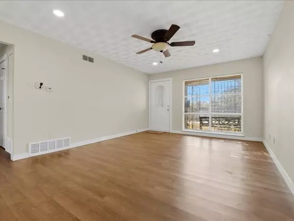 Dallas, TX 75232,509 Bluewood Drive